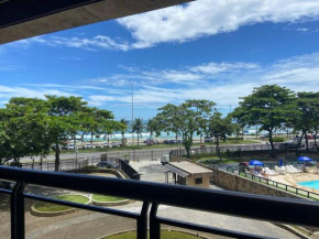 Apt 4qtos - Debruçado sobre o mar